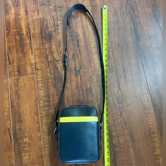 Louis Vuitton Danube PM Slim Bag - Picture 3 of 12